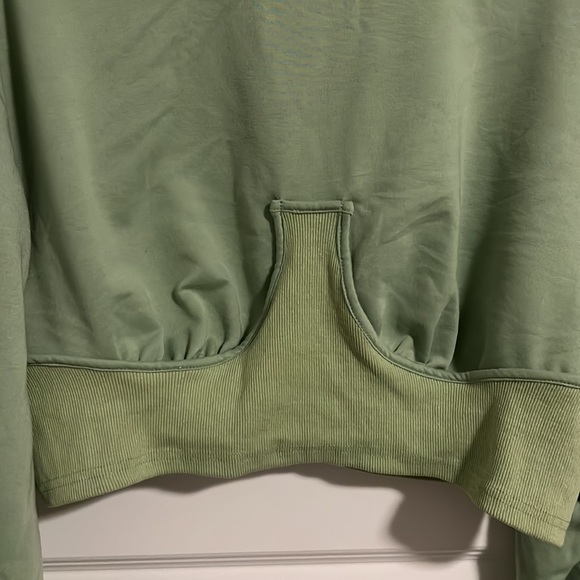 Cropped Ruffle Sweater - Picture 3 of 4